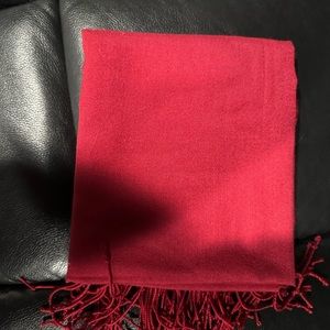 Dark red hijab/scarf